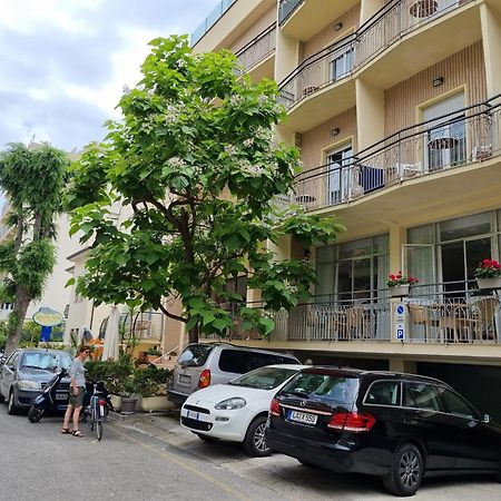 Hotel Esperia กัตตอลิกา ภายนอก รูปภาพ