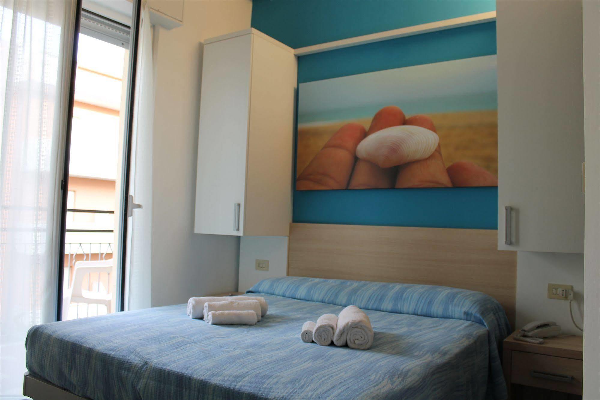 Hotel Esperia กัตตอลิกา ภายนอก รูปภาพ
