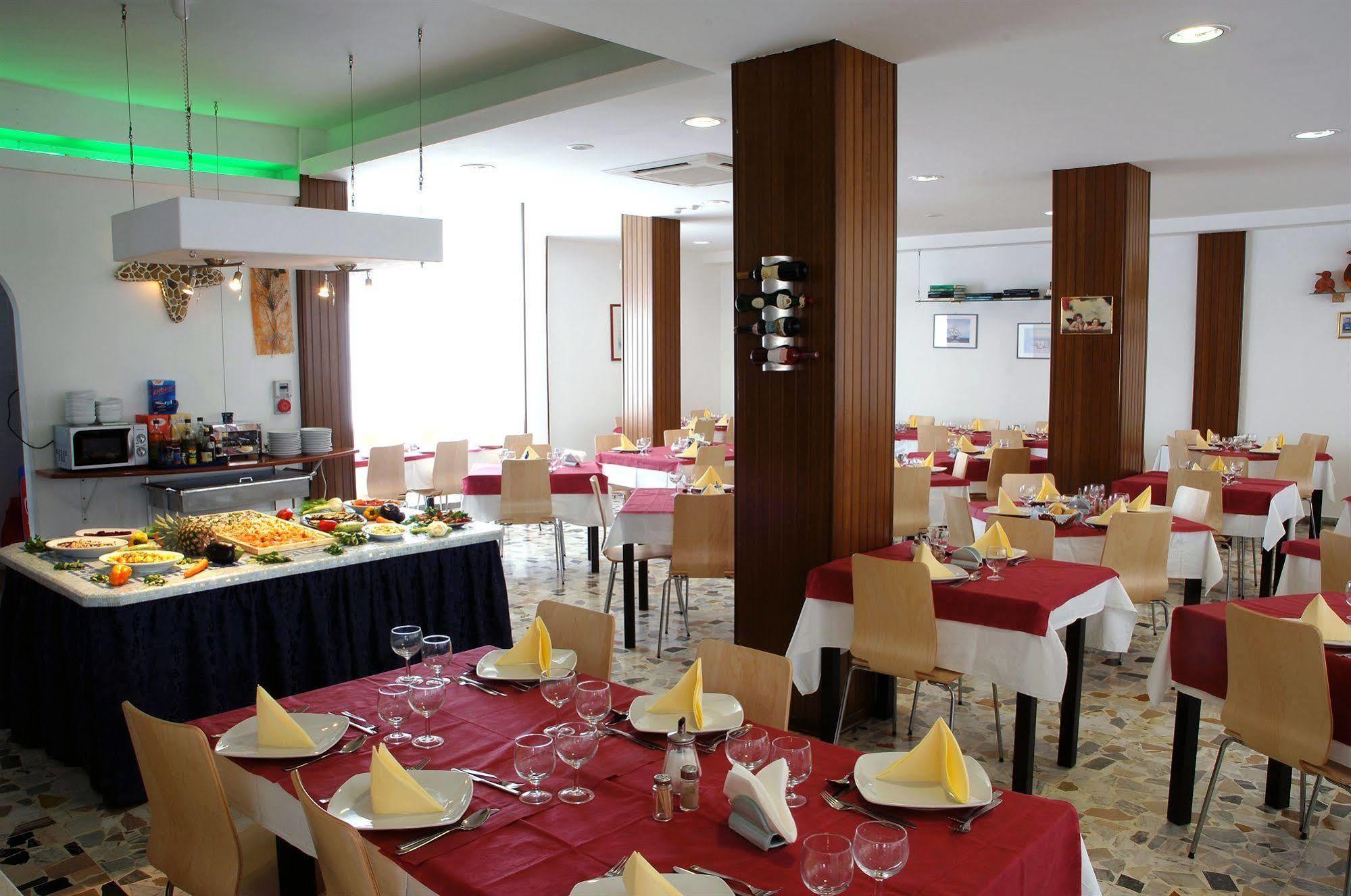 Hotel Esperia กัตตอลิกา ภายนอก รูปภาพ