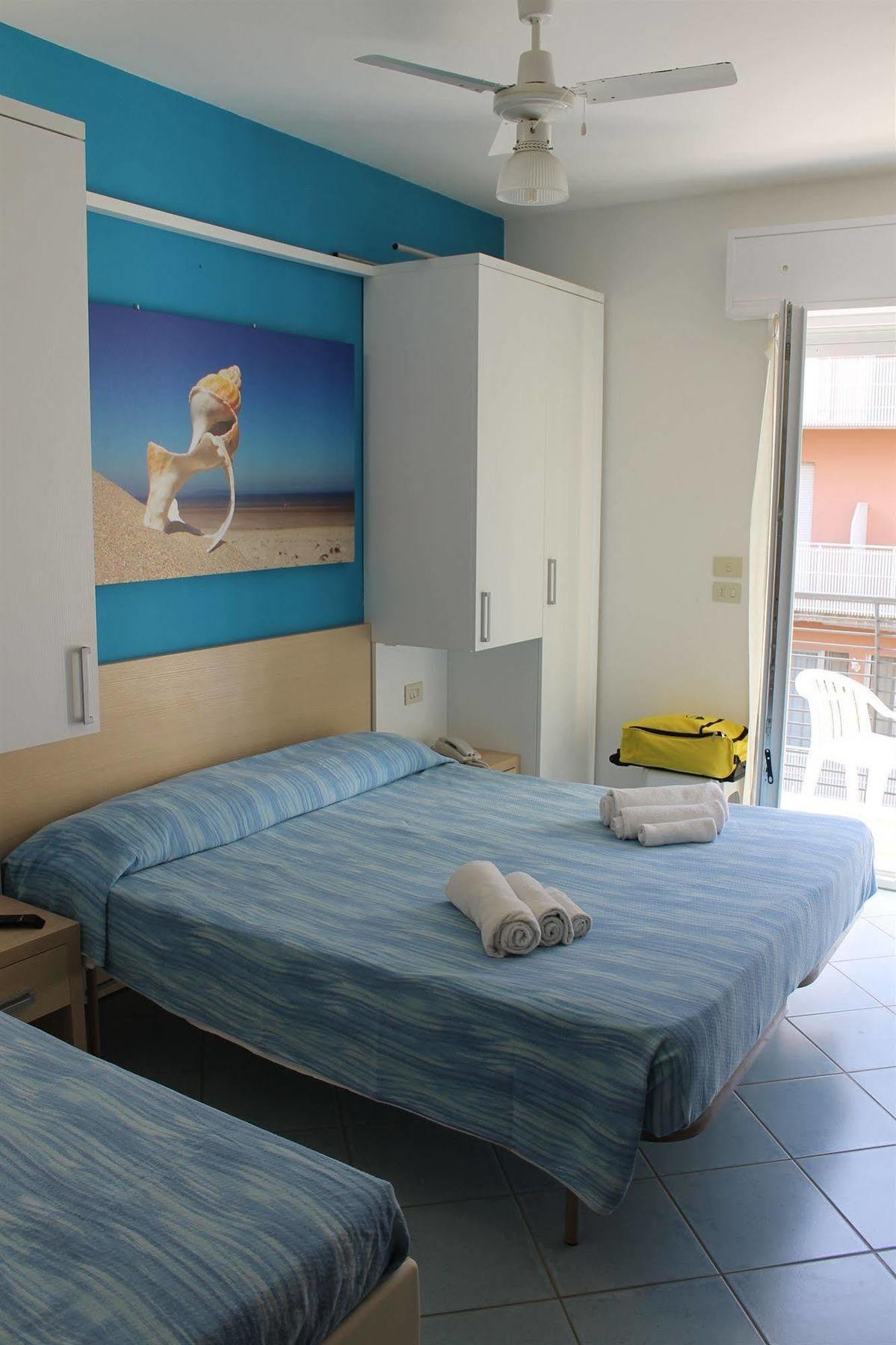 Hotel Esperia กัตตอลิกา ภายนอก รูปภาพ
