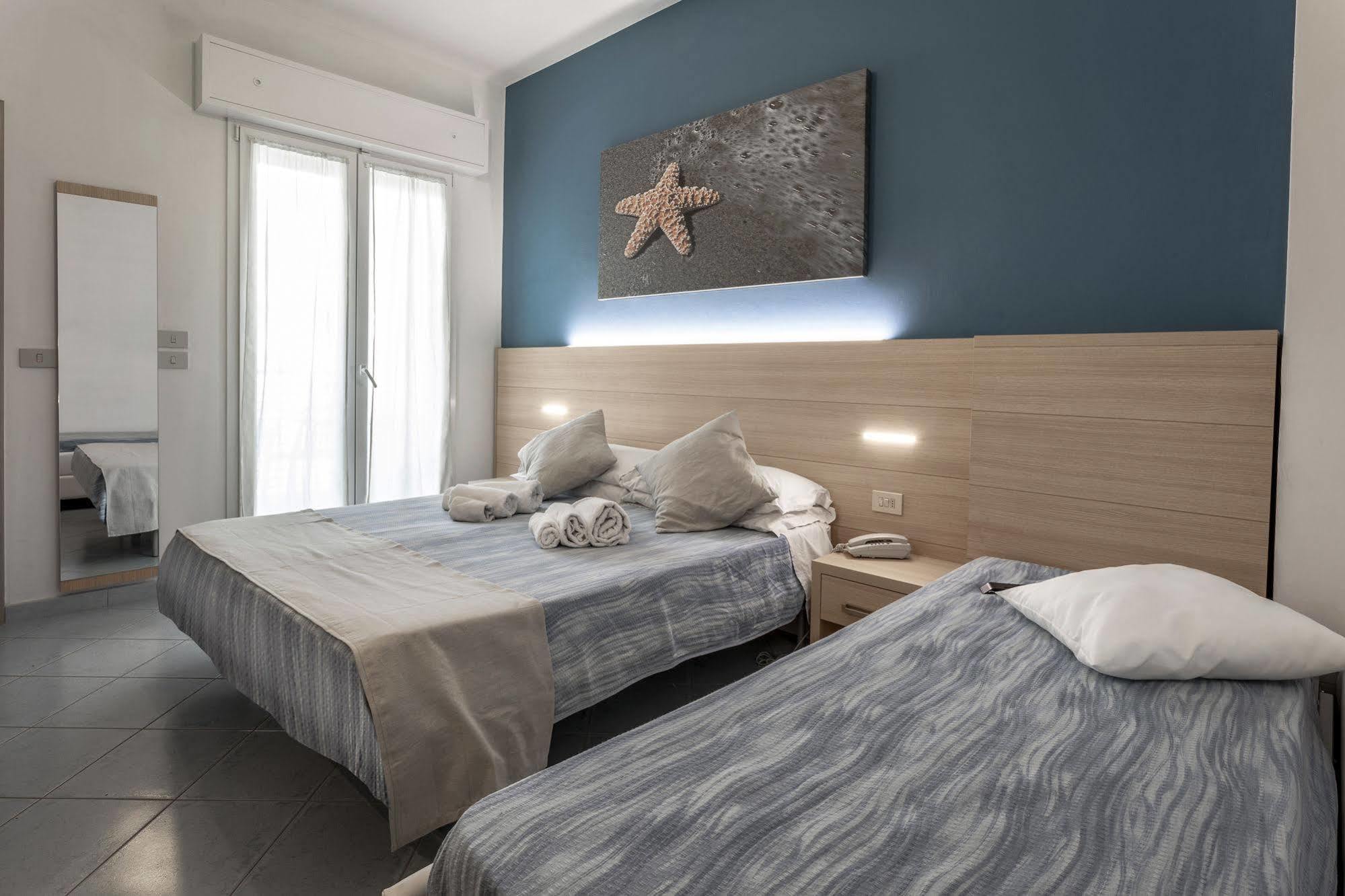 Hotel Esperia กัตตอลิกา ภายนอก รูปภาพ